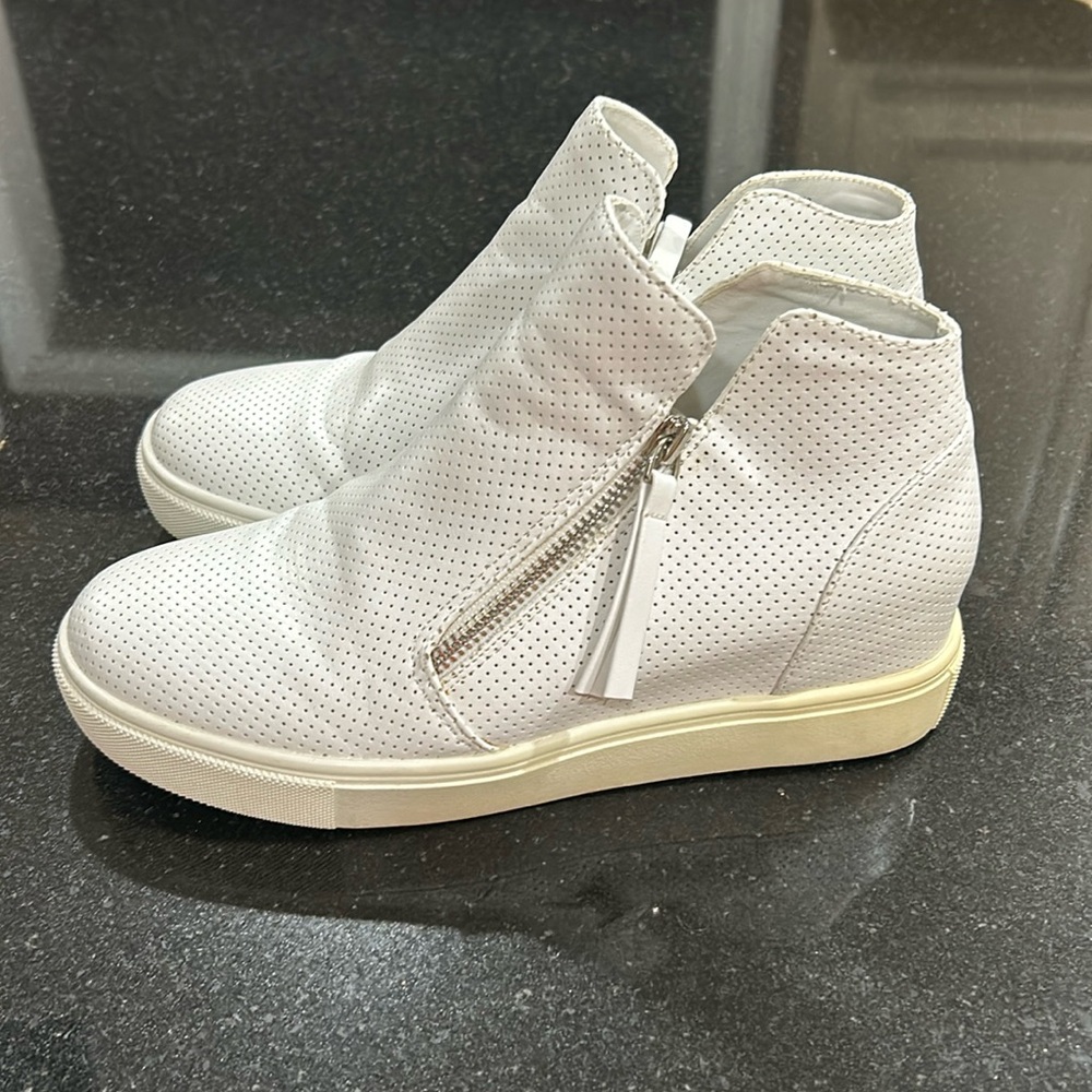 Steve Madden White High-Top Zip Sneakers Size 7.5 Women.